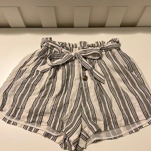 American Eagle flowy shorts